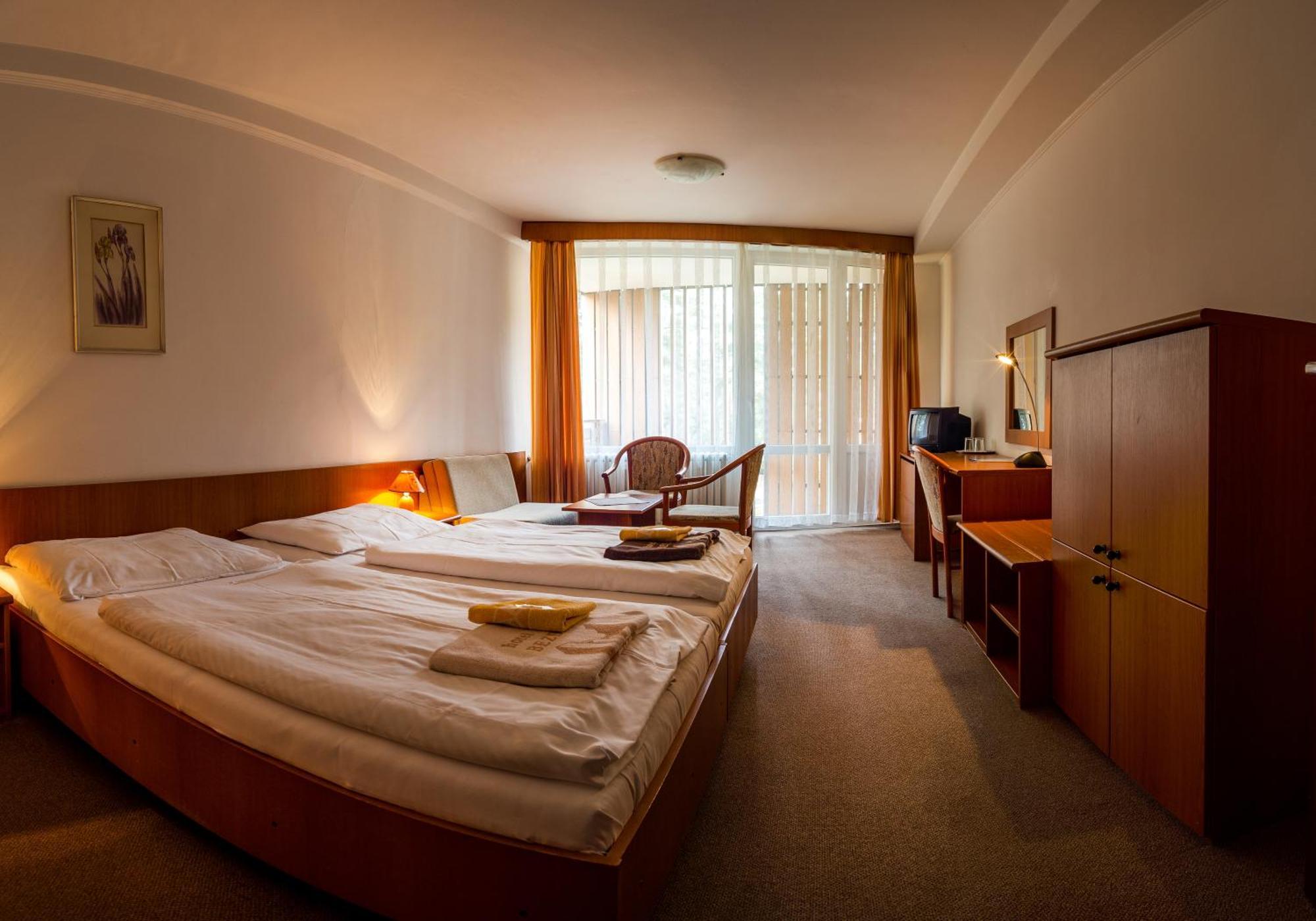 Hotel Bezdez Staré Splavy Extérieur photo