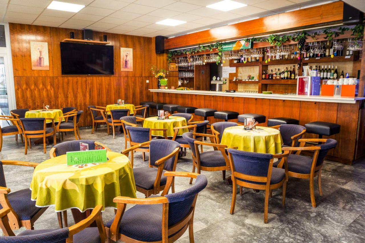 Hotel Bezdez Staré Splavy Extérieur photo